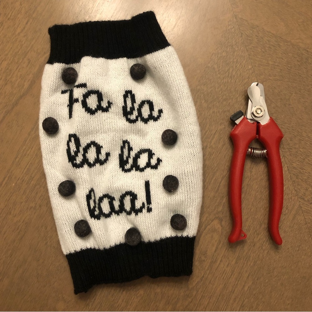 Small Dog Pet Christmas Pom Pom Sweater & Nail Trimming Clippers